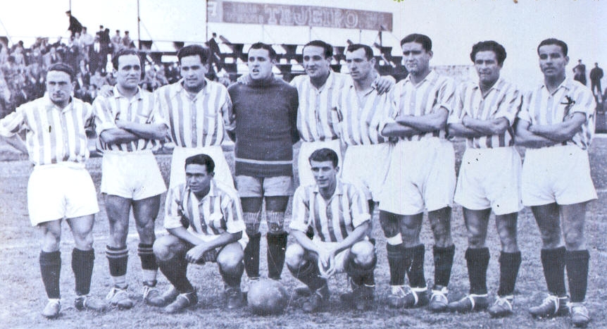 Formación del Real Betis campeón en 1935.
